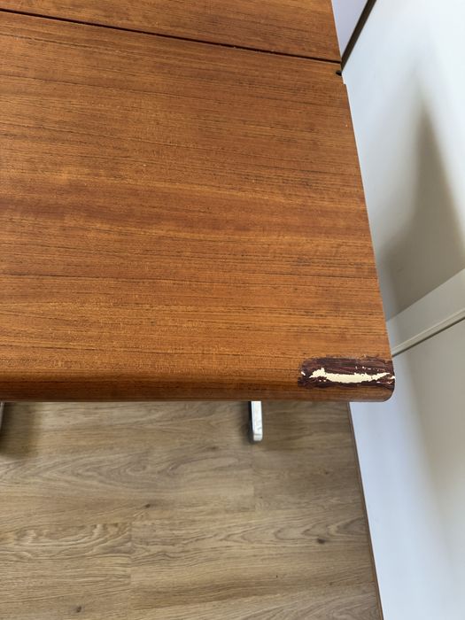 Secretaria em mogno- levira