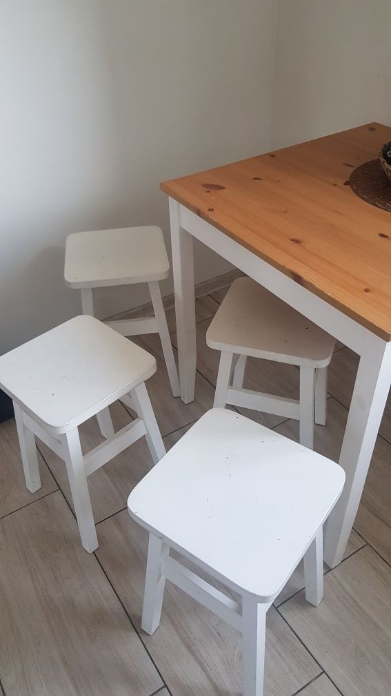 Taborety do kuchni