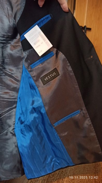 Sprzedam czarny garnitur Vestus męski + gratis koszula