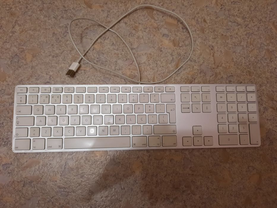 Продам клавиатуру