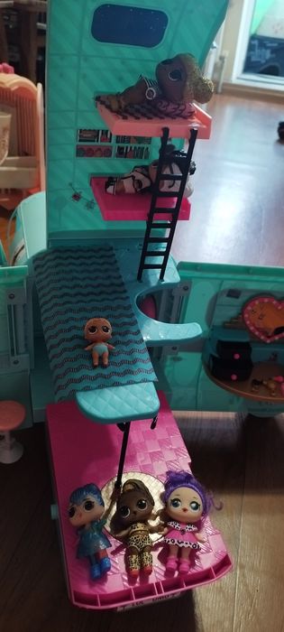 Ігровий набір LOL Гламурний кемпер, разом з ляльками