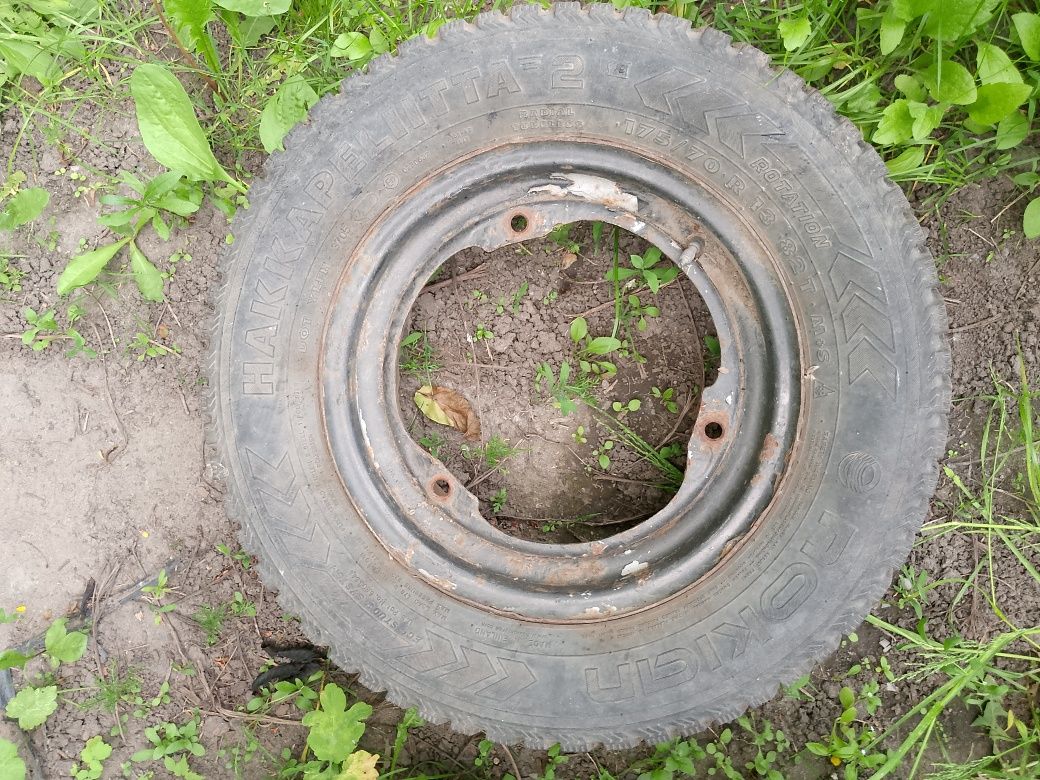 Продам резину с диском на таврию
