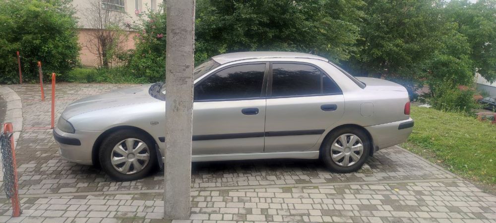 Mitsubishi carizma 2002 Міцубісі кврізма