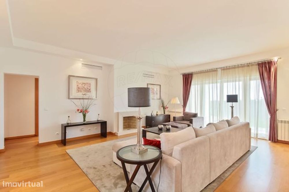 Moradia T4 para venda