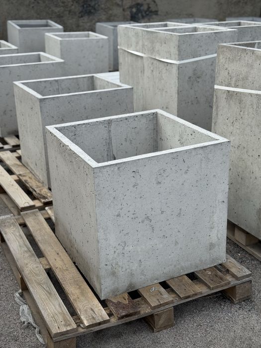 Бетонні підвазонники (кашпо)