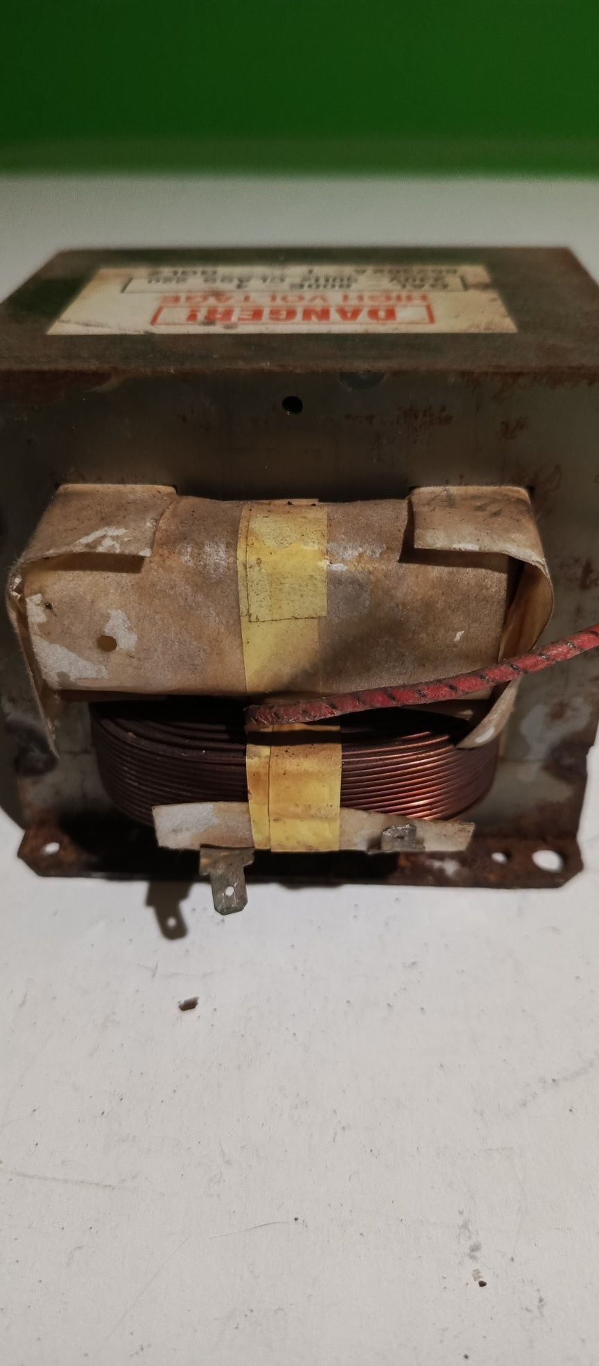 Transformator z mikrofalówki na elektromagnes zgrzewarkę i nie tylko