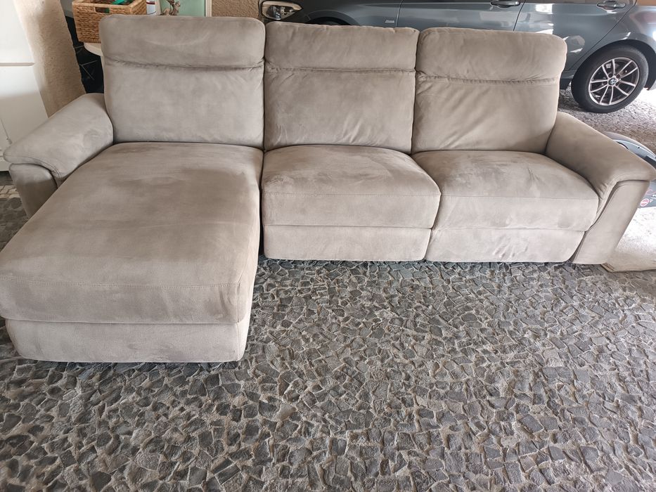 Sofá com chaise lounge