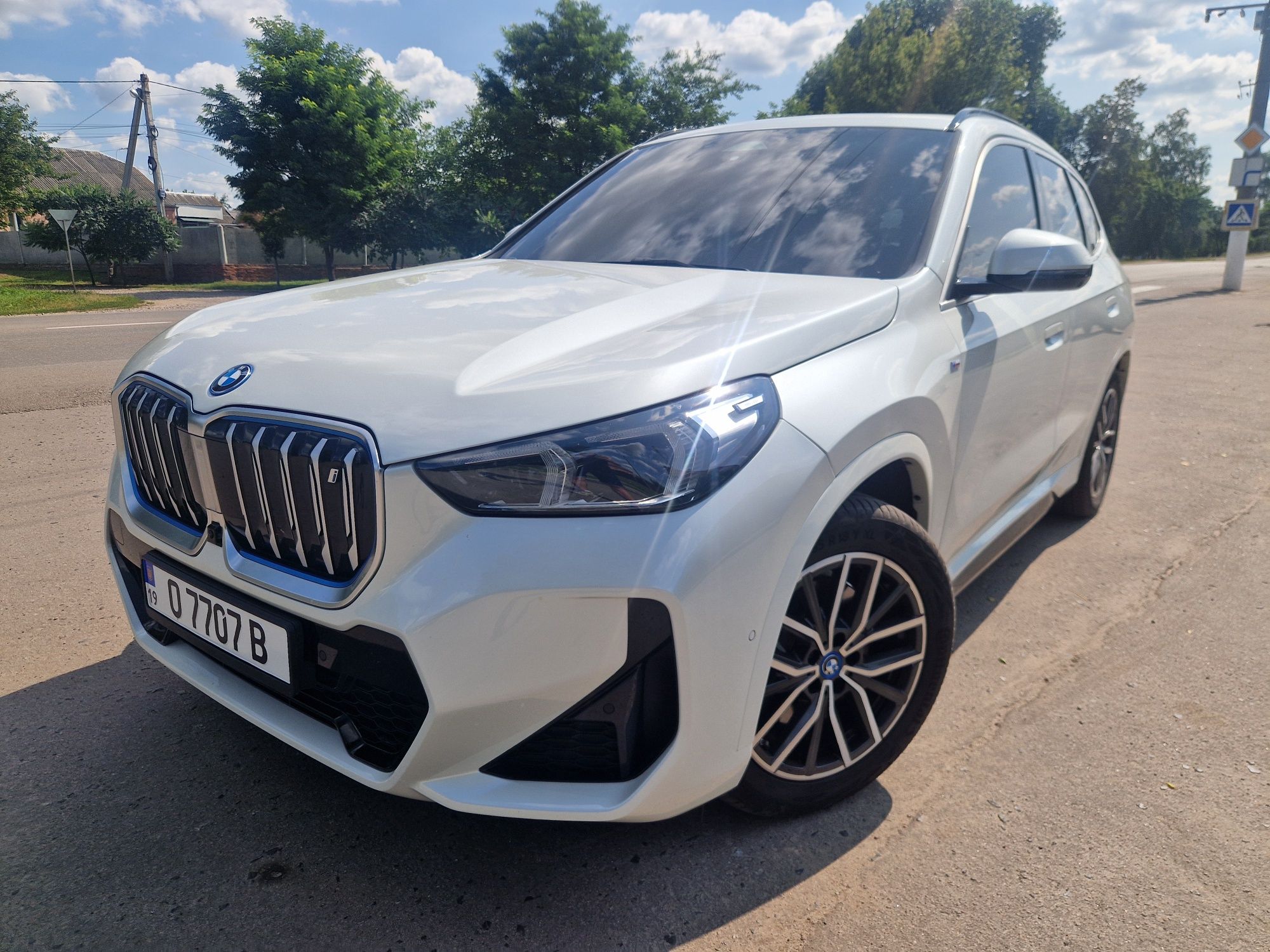 Продам BMW IX1 XDRIVE 30