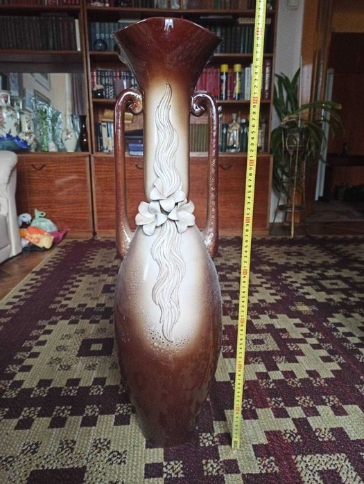 Ваза напольна. Керамічна.