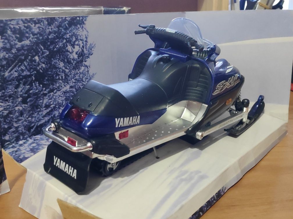 Yamaha SX Viper 1/12