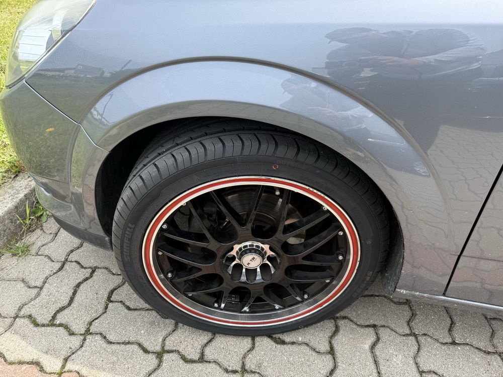 Sprzedam Opla Astrę GTC coupe 1.8 benzyna w doskonałym stanie