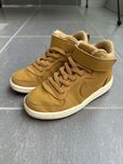 Nike dziecięce z wysoką cholewką 28 / 1 para