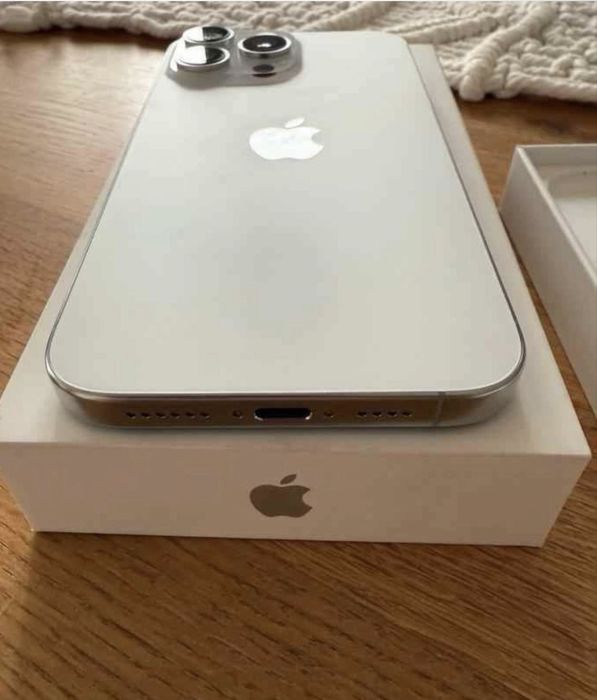 iPhone 16 Pro max