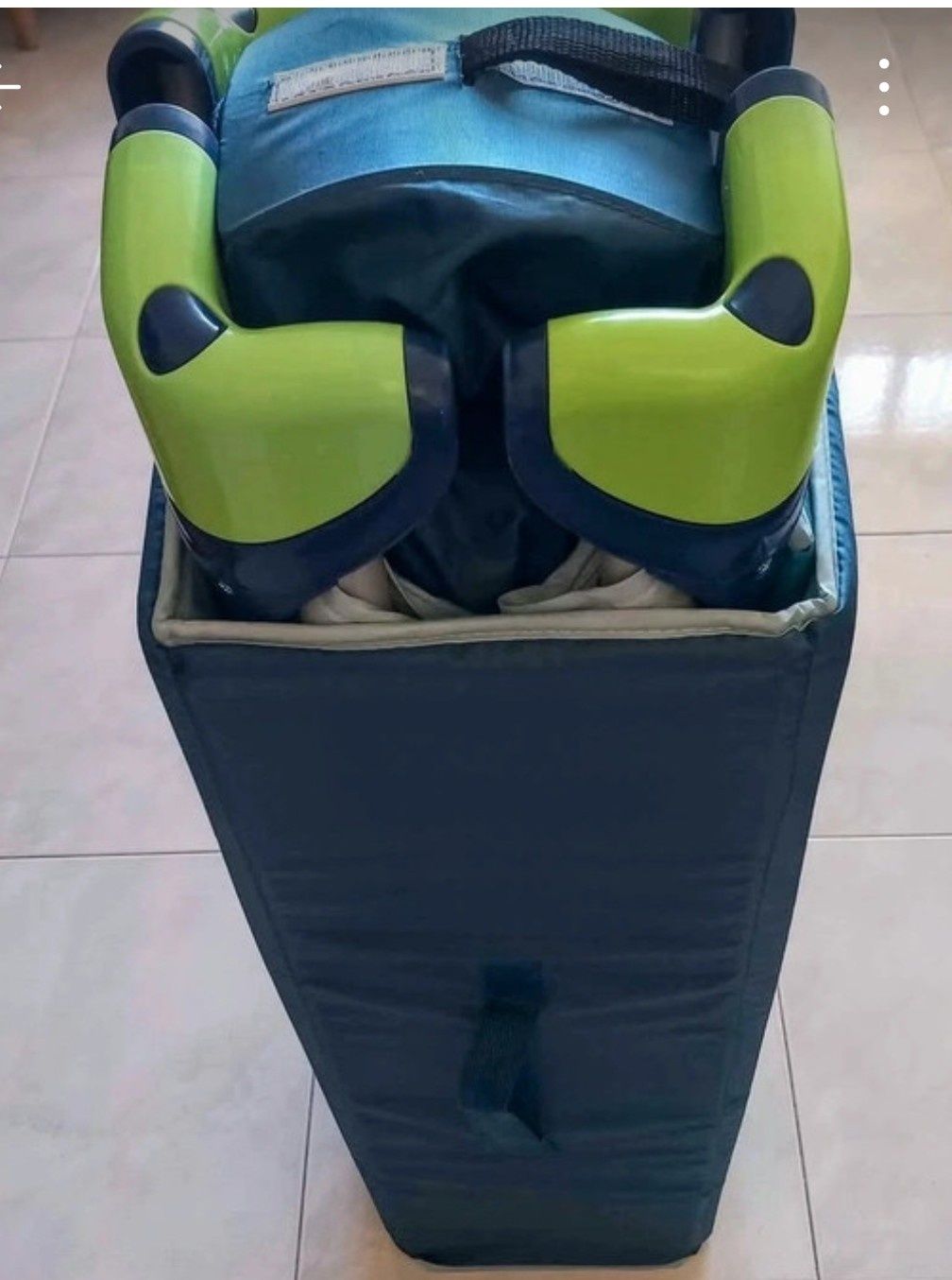 Cama de viagem para bébé muito bonita