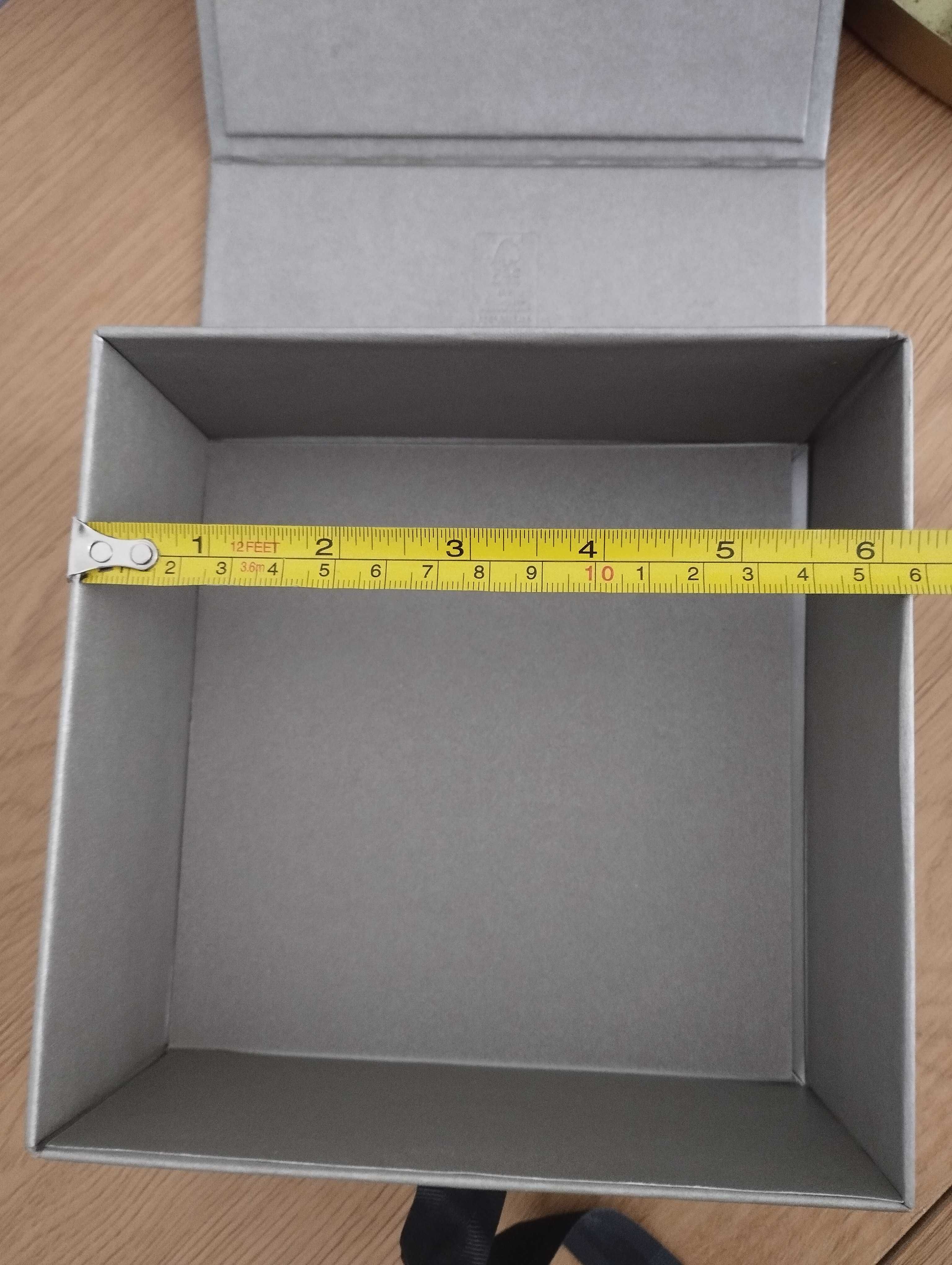 Новая подарочная коробка (упаковка) Giorgio Armani 15 на 15 см