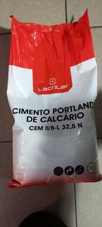 Saco de Cimento Portland de Calcário 

CEM II/B-L 32,5 N - 5kg

Marca: