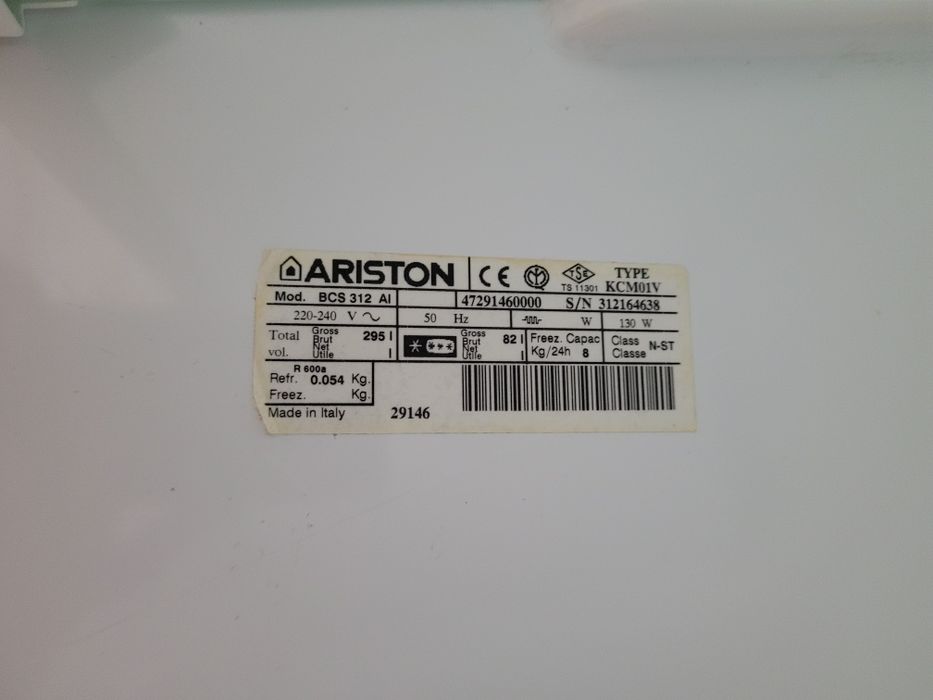 Frigorífico encastrar Ariston
