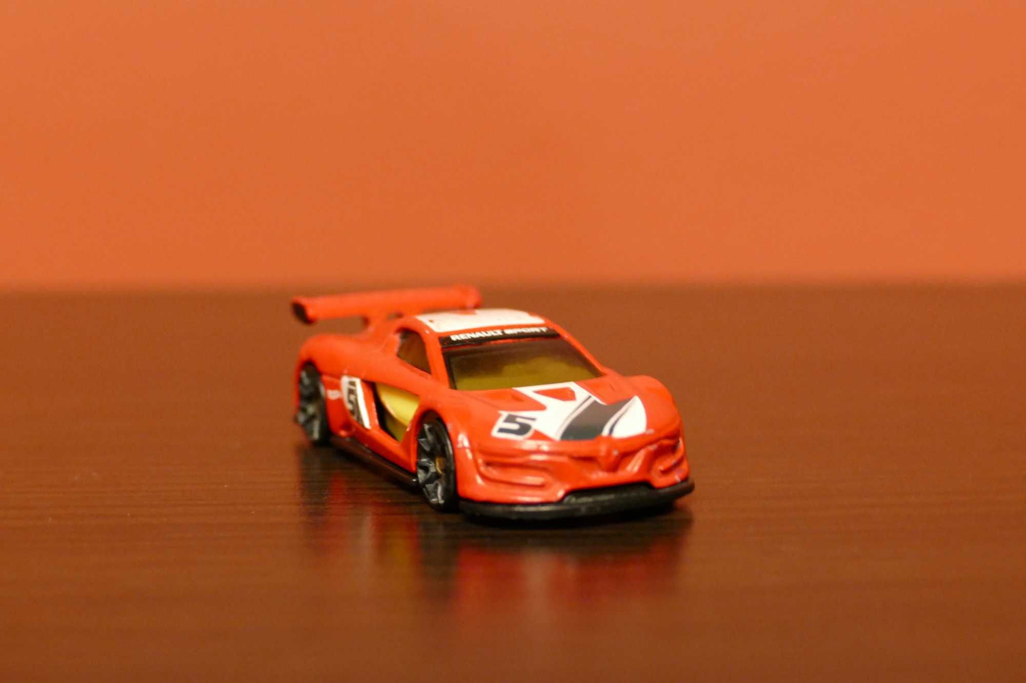 Hot Wheels autko "Resorak" Renault Sport RS 2015