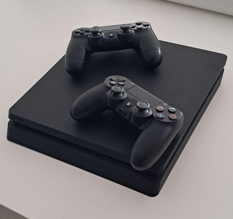 Playstation 4 - 5 Jogos