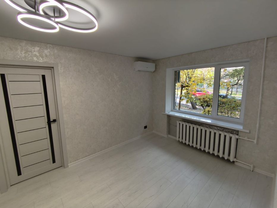 Продаю отличную 2х комнатную квартиру в Центре.