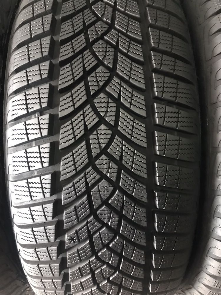 215/55/17 R17 Goodyear Ultra Grip Perfomance GEN1 4шт зима