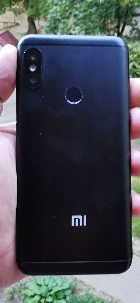 Xiaomi MI A2 Lite   4/64gb  4G   стан нового телефона