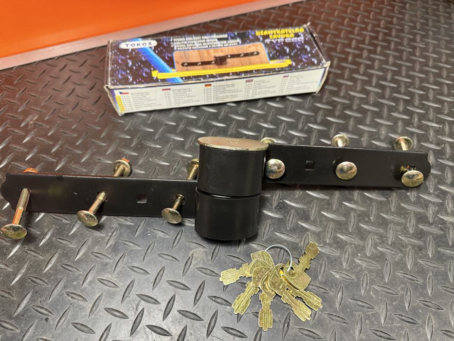 Замок із захисними навісами Tokoz