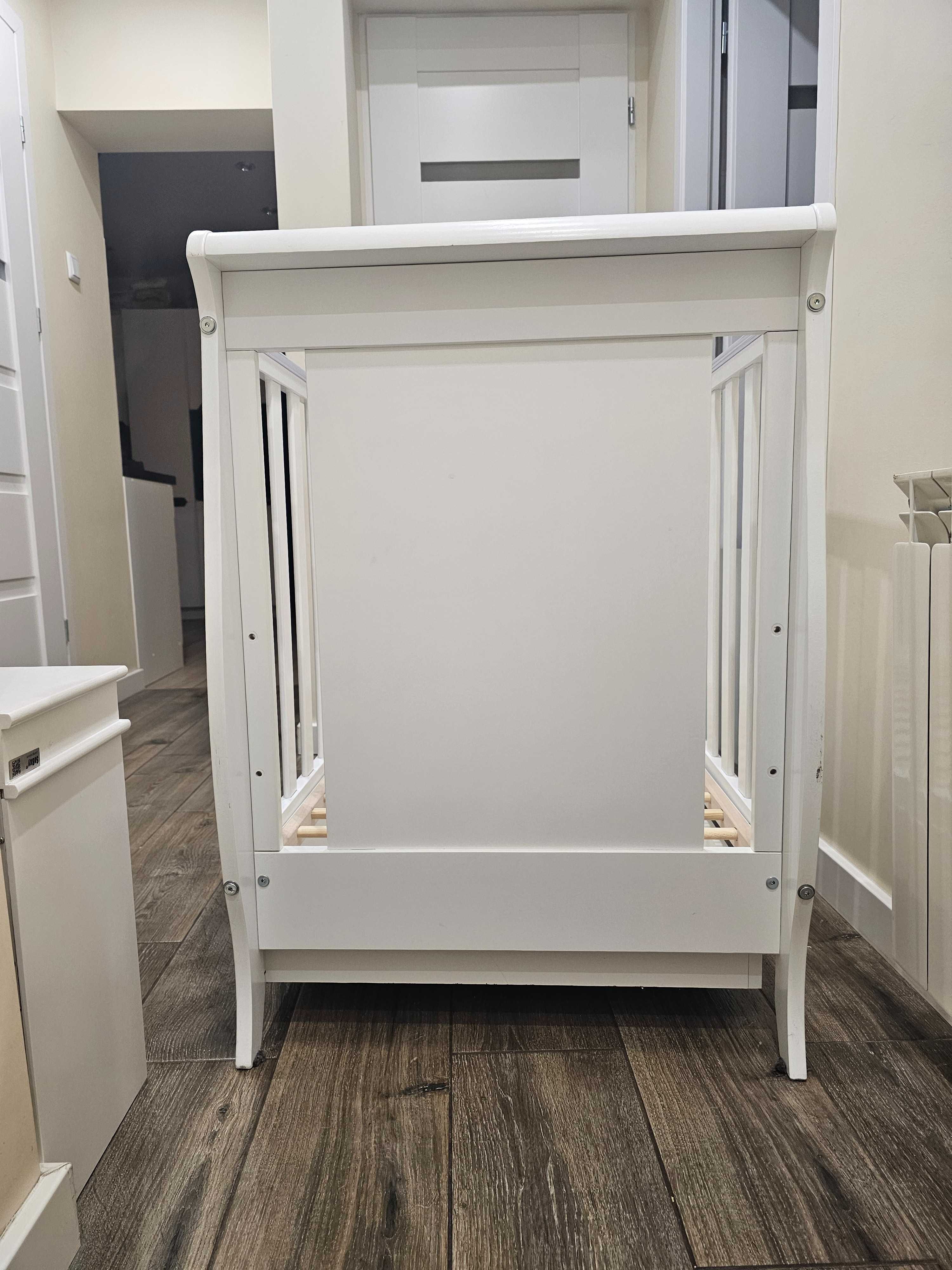 Sprzedam łóżeczko z szufladą i materacem 120x60 stan idealny