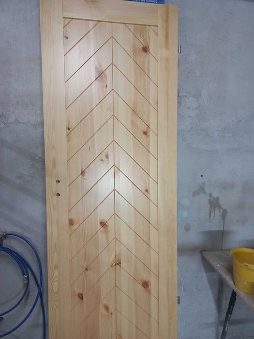 Drzwi drewniane sosnowe wewnętrzne