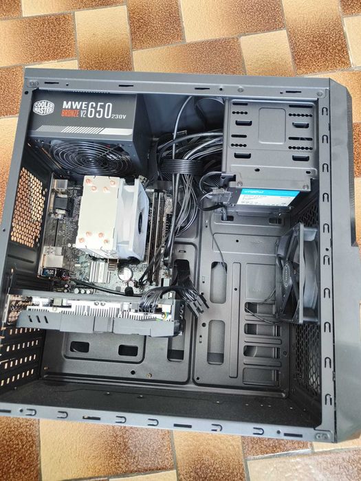 PC Gamer i5 9400f + RX 580 8GB + 16GB RAM +   + 500GB SSD
