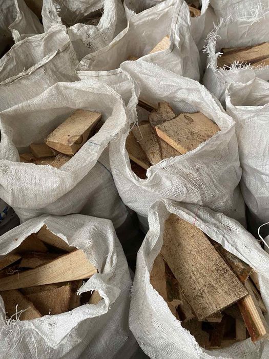 Топливные брикеты/Паливні брикети в мішках. Дрова сосни в мішках