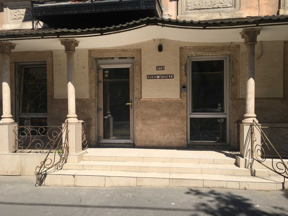 Фасадное помещение на тихой улице центра города. Ремонт.