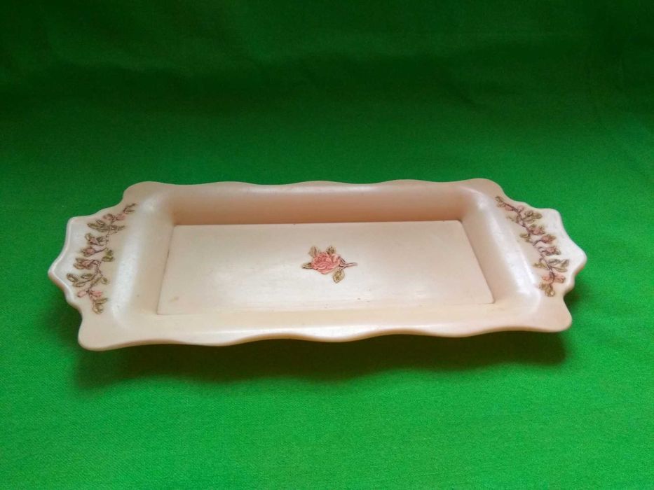 Stare paterki, tacki do serwowania  sygn .made British z motywem kwiat