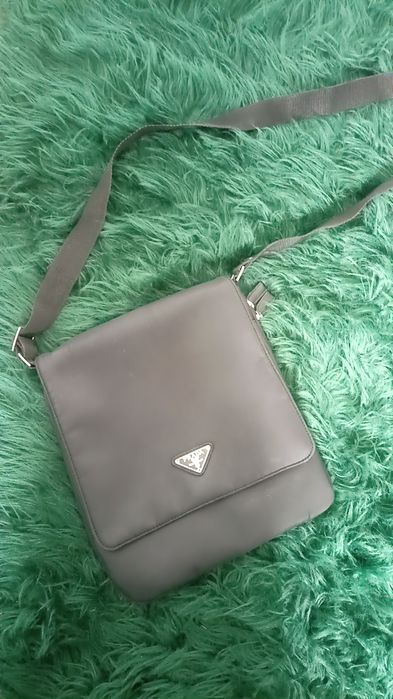 Torba listonoszka prada oryginalna czarna