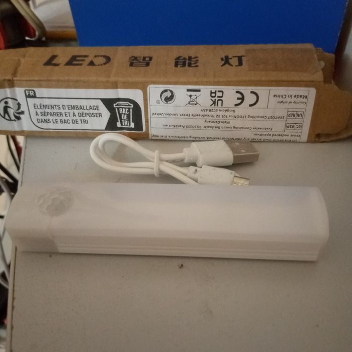 Лед світильник на акумуляторі