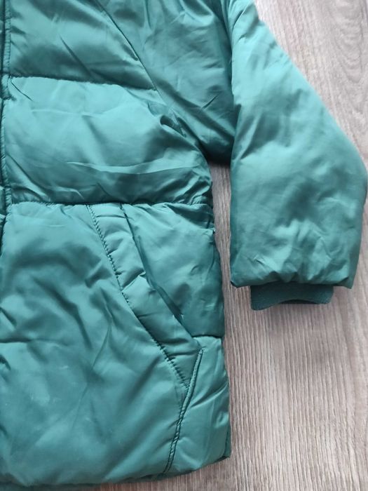 Теплая куртка Zara Baby 98 см. 2-3 г. с капюшоном, зеленого цвета.