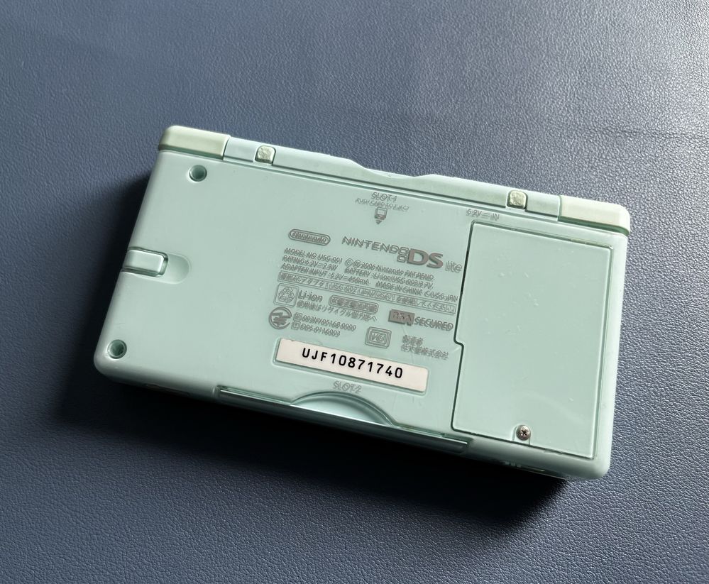 Konsola Nintendo DS Lite z kartą R4 SUPER ZESTAW