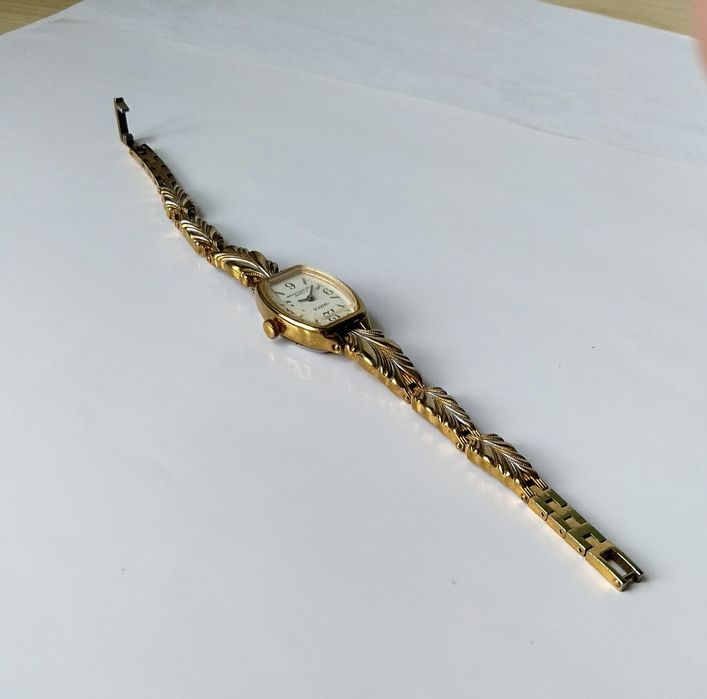 Часы женские Чайка 17 камней, советская позолота, наручные, механика