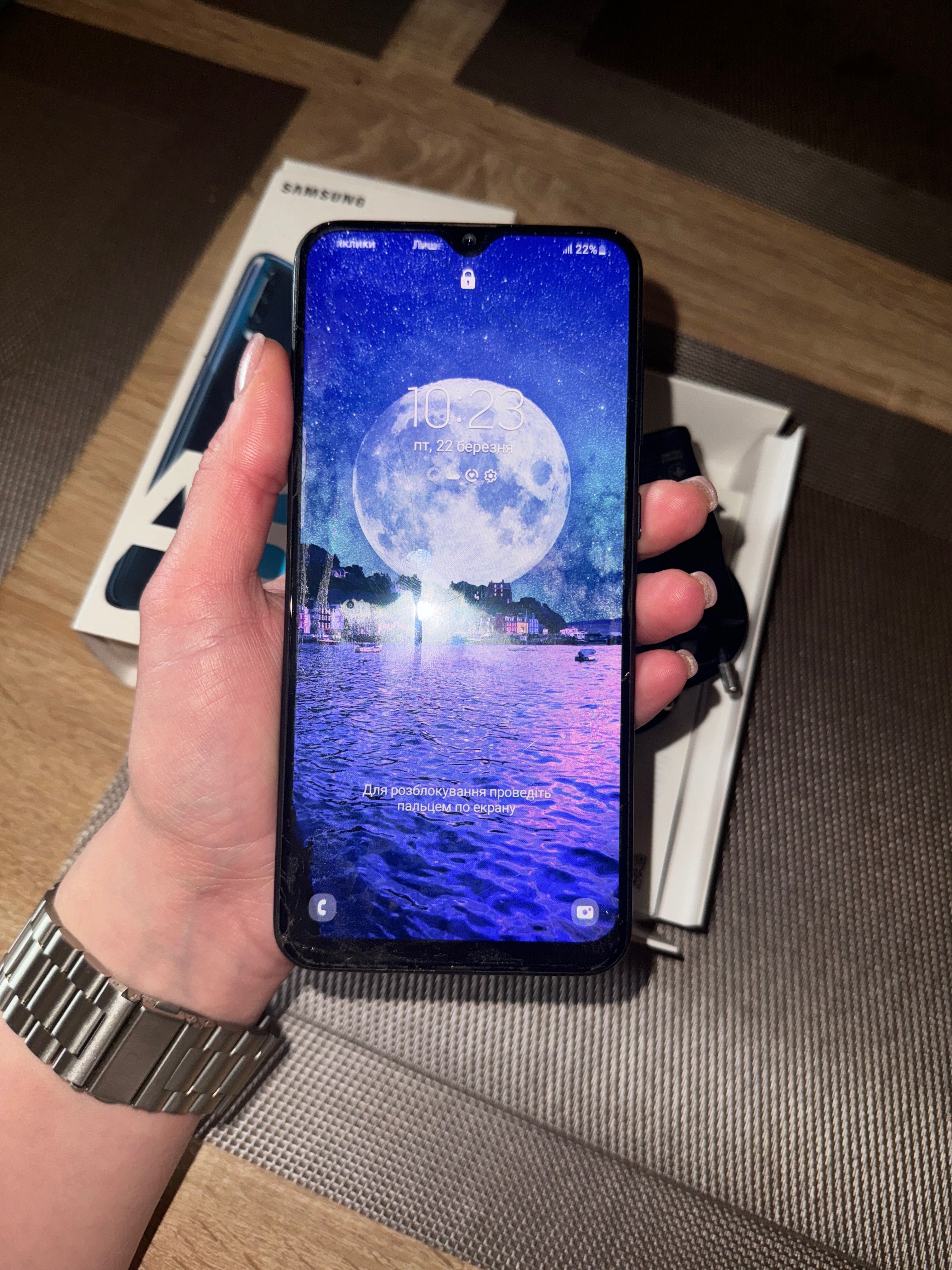 Samsung A30 телефон