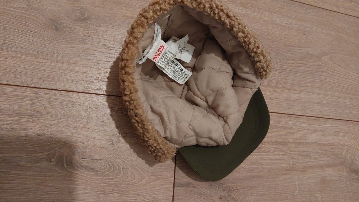 Czapka uszatka z daszkiem zara