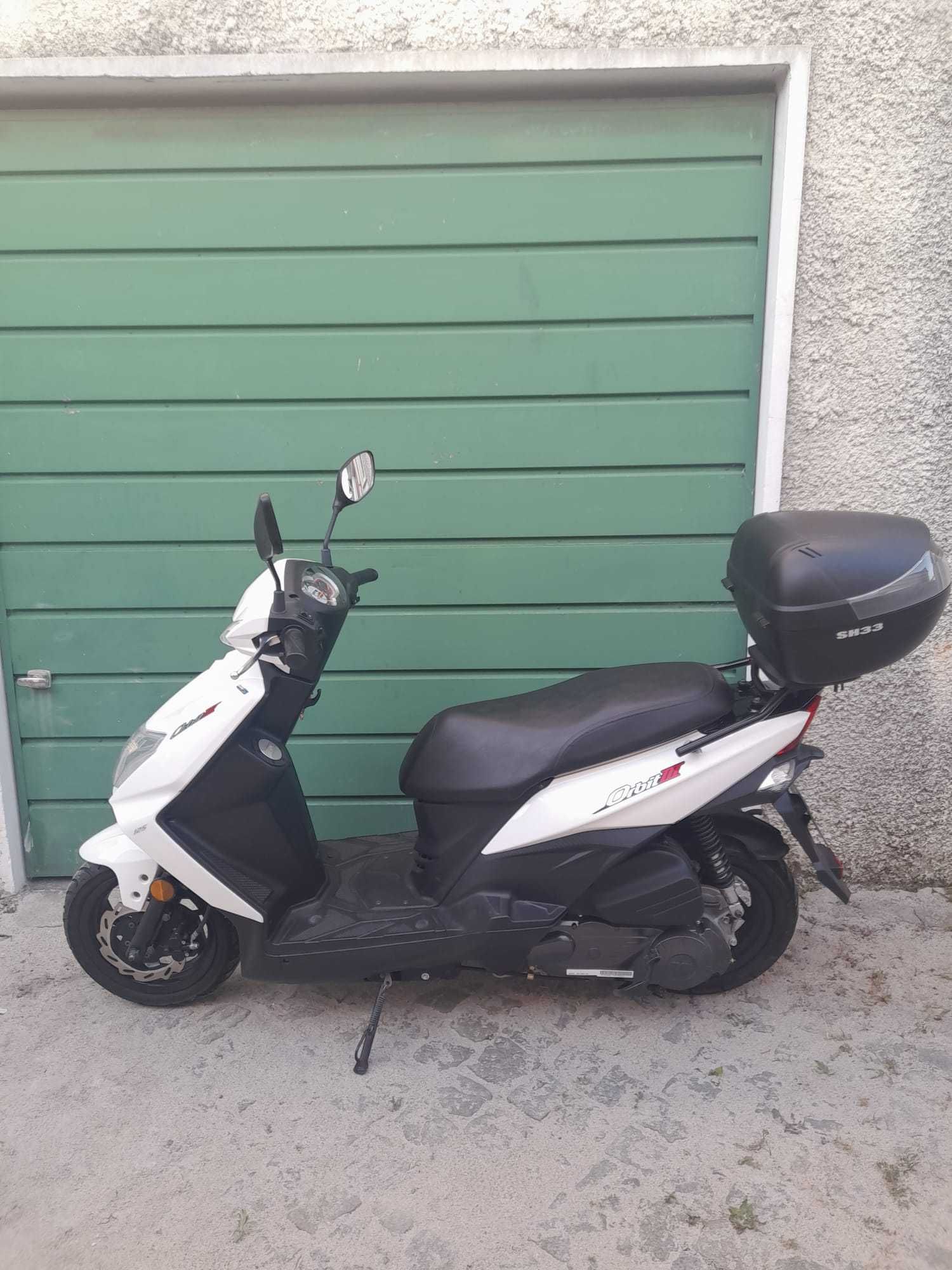 Scooter 125cc com apenas 4.150 km