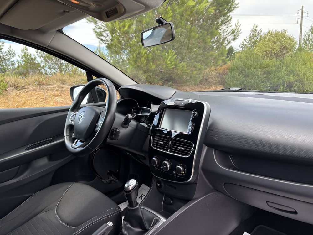 RENAULT CLIO 1.5 dCi Limited • 04/2017 • 130.000 Kms