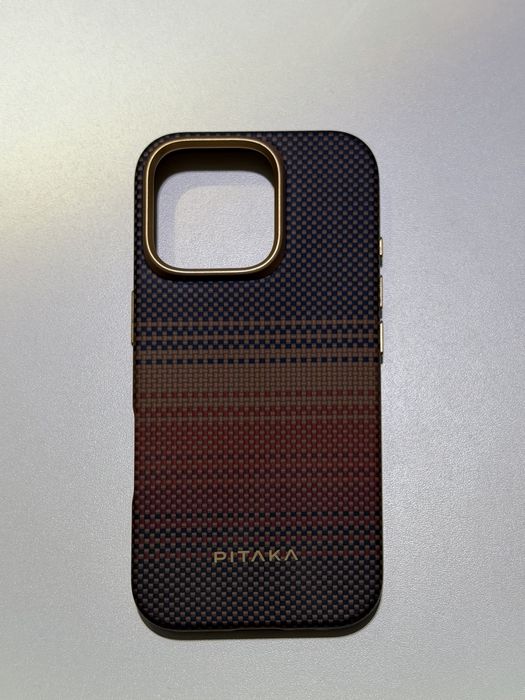 Чехол Pitaka на iPhone 16 Pro