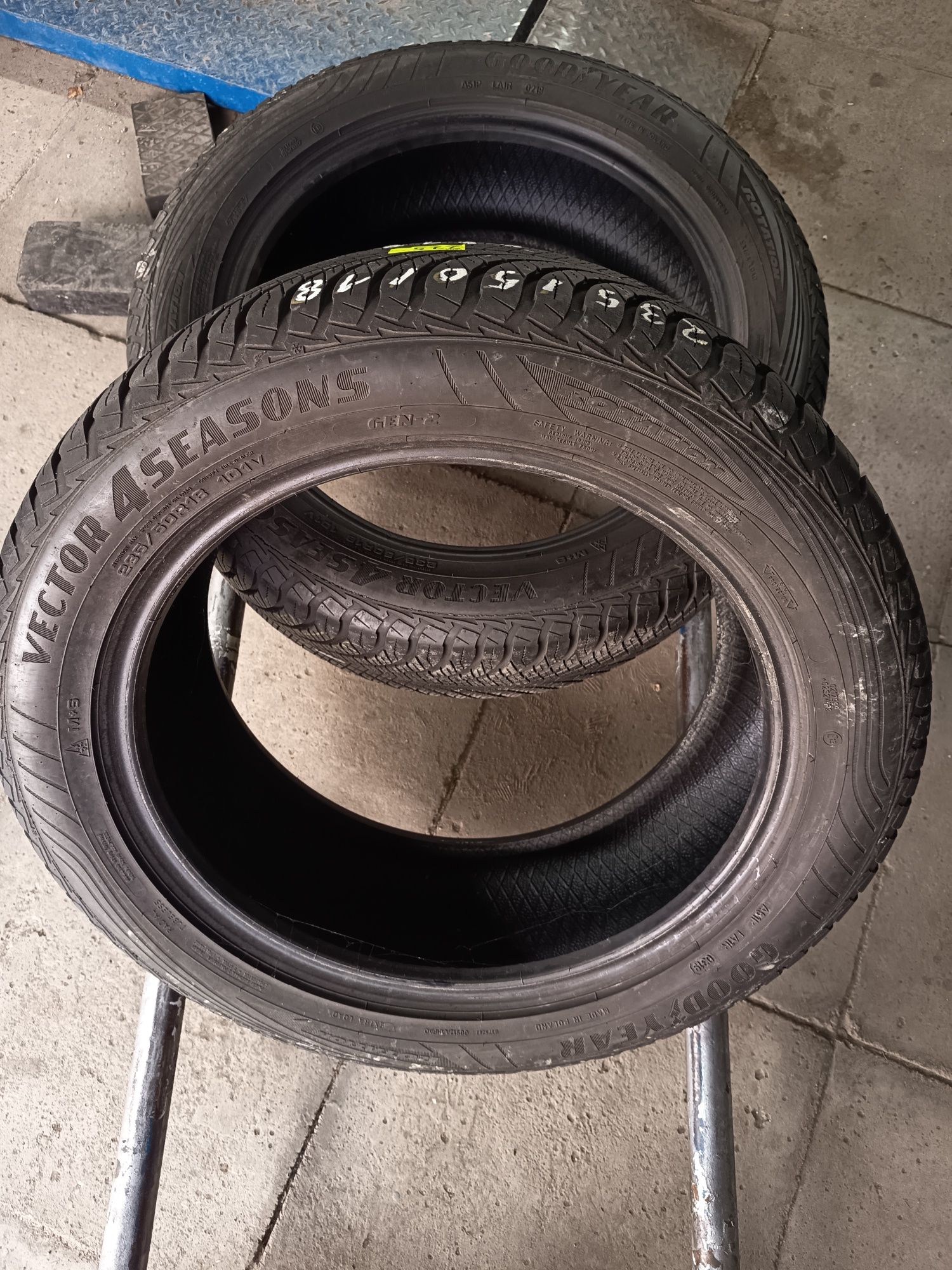 Opony całoroczne 235/50/18 Goodyear 2szt/Montaż Wysyłka 25zł Gwarancja