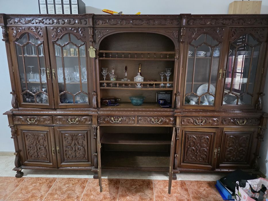 Vendo vários móveis antigos