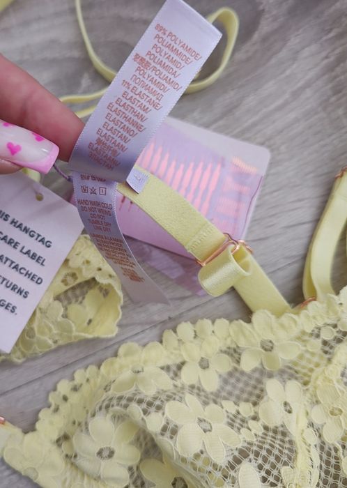 Przepiękny stanik biustonosz jasno żółty kwiatowy kwiaty Savage X