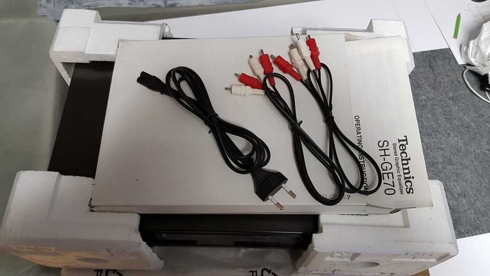 Korektor graficzny, equalizer  Technics SH-GE 70 komplet