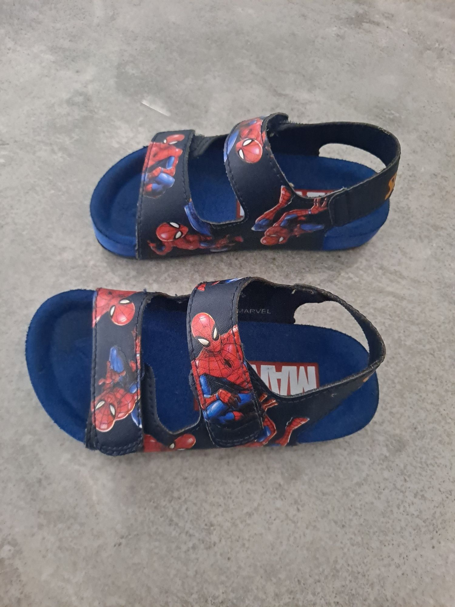 Sandały  chłopięce H&M rozmiar  24 Spider-Man