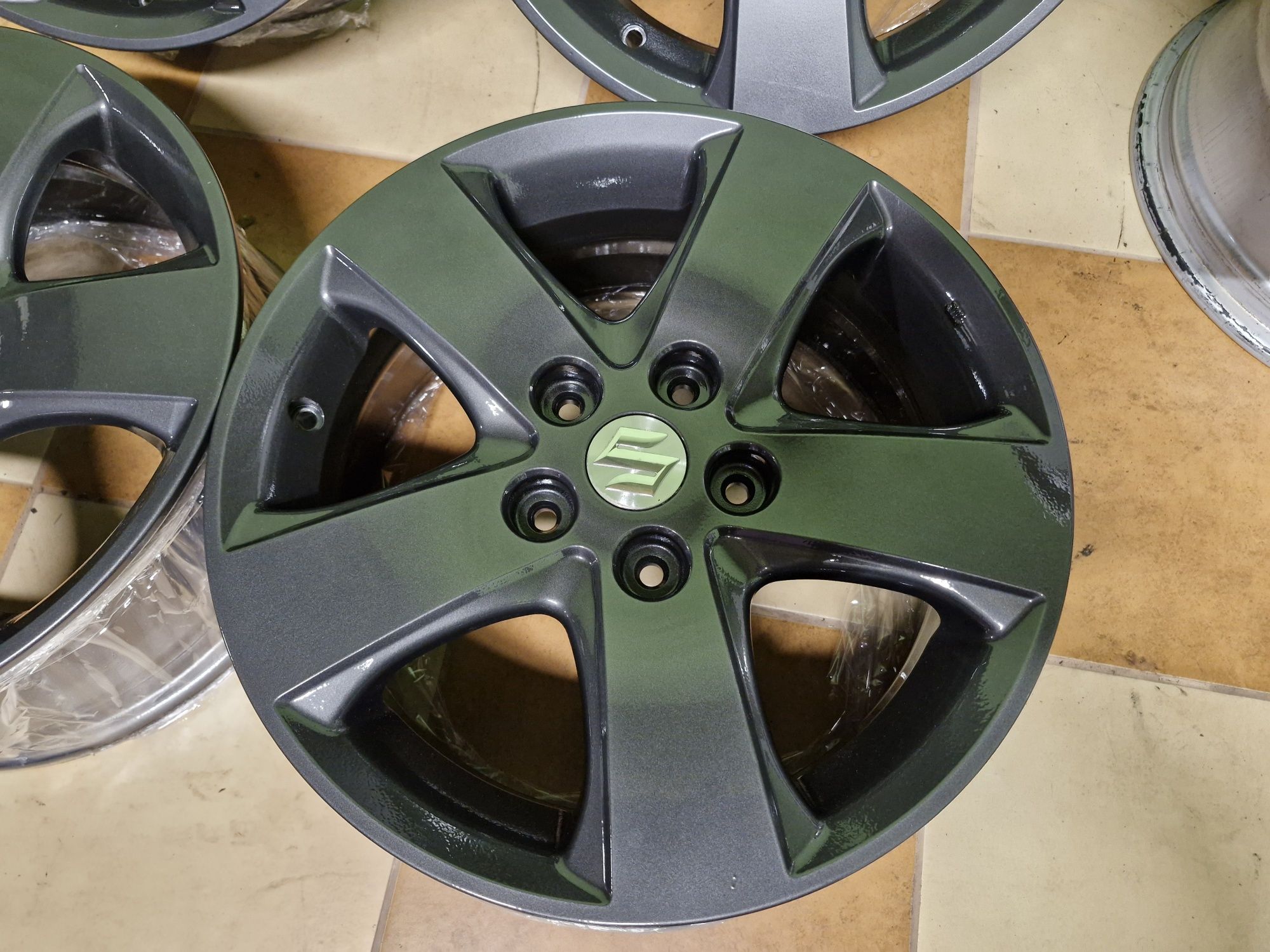 Felgi aluminiowe Oryginalne Suzuki 16" 5x114,3 Grafitowe