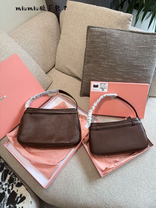 Елегантна коричнева сумка Miu Miu